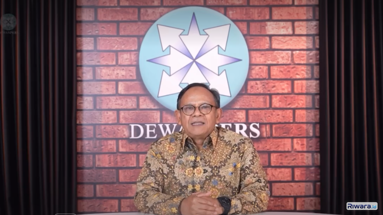 Ketua Dewan Pers Prof Komaruddin Hidayat menyampaikan pernyataan Dewan Pers terkait perlindungan kerja jurnalistik dan hak wartawan dalam mencari serta memperoleh informasi Jakarta Senin 17 Agustus 2026